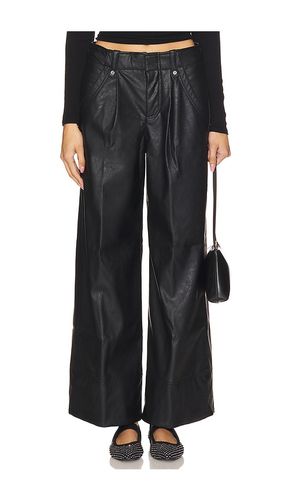 X REVOLVE Afton Faux Leather Trouser in . Size 10, 12, 14, 2, 4, 6, 8 - Free People - Modalova