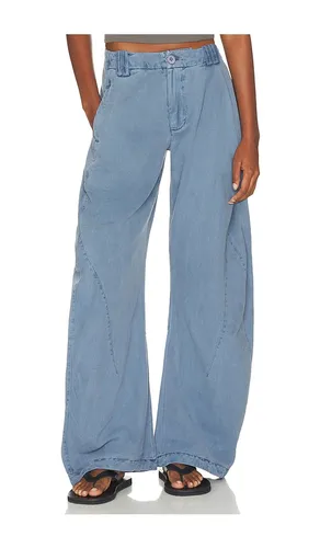 Spotlight Trouser in Blue. - size 2 (also in 4, 6, 8) - Free People - Modalova