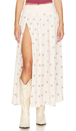 Real Love Maxi Skirt in Blush. - size M (also in XS) - Free People - Modalova