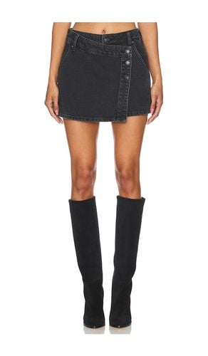 X We The Free Wynne Denim Skirt in Black. - size 24 (also in 25, 26, 27, 29, 30, 31) - Free People - Modalova