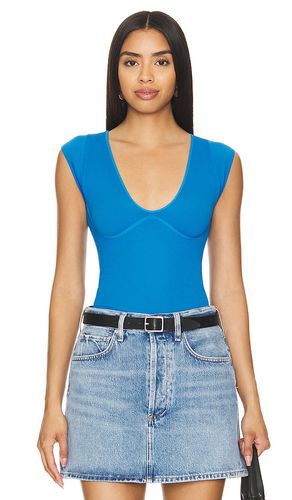 X Intimately FP Meg Seamless Bodysuit In in Blue. - size L/XL (also in M/L) - Free People - Modalova