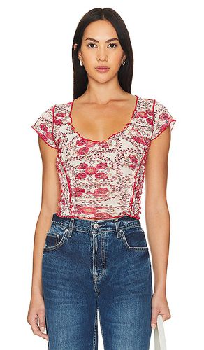 Oh My Baby Tee in Red. - size L (also in M, S, XL, XS) - Free People - Modalova