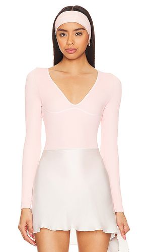 Meg Seamless V Neck In in Rose. - size L/XL (also in M/L) - Free People - Modalova