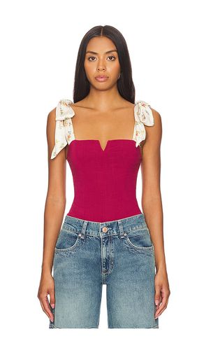 X Intimately FP Printed Lola Bodysuit in Red. - size L (also in M, S, XL, XS) - Free People - Modalova