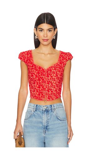 Faye Printed Top in Red. - size M (also in L, S, XL, XS) - Free People - Modalova