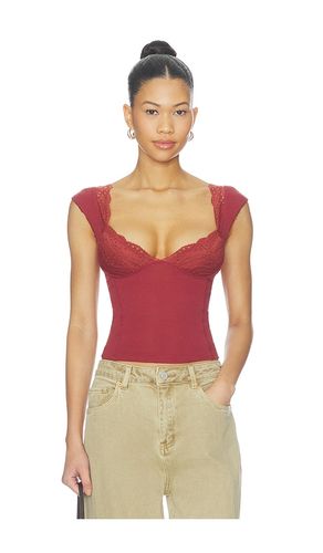 Blush Hour Tee in Red. - size L (also in M, S, XL) - Free People - Modalova