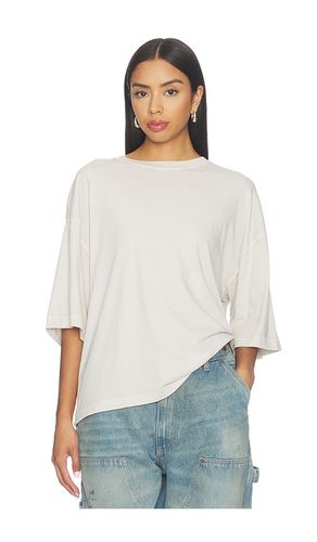 X We The Free Perfect Oversized Tee in Neutral. - size M (also in S) - Free People - Modalova