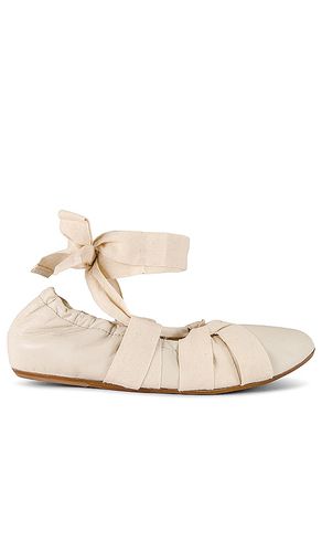 Zapato plano cece en color crema talla 10 en - Cream. Talla 10 (también en 6, 6.5, 7.5, 8.5, 9, 9.5) - Free People - Modalova