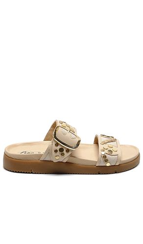 Revelry Studded Sandal in Cream. - size 11 (also in 6.5, 7, 7.5, 8, 8.5, 9) - Free People - Modalova