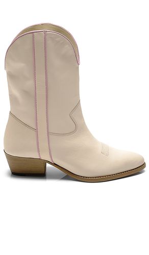 Borderline Western Boot in Ivory. - size 37 (also in 37.5) - Free People - Modalova