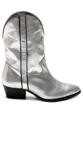 Borderline Western Boot in Metallic Silver. - size 36 (also in 37.5) - Free People - Modalova