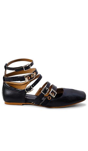 Zapato plano hart buckle en color talla 10 en - Black. Talla 10 (también en 11, 6, 6.5, 7, 7.5, 8, 8.5 - Free People - Modalova