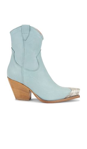 Brayden Western Boot in Baby Blue. - size 36.5 (also in 37, 37.5, 38, 39, 39.5, 40) - Free People - Modalova