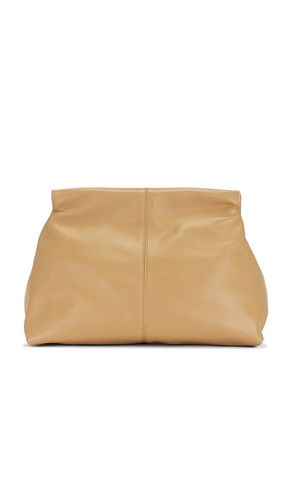 Flattered Clay Clutch in Tan - Flattered - Modalova