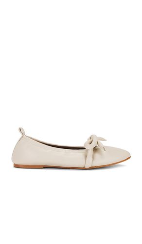 Polly Flat in Cream. - size 36 (also in 38) - Flattered - Modalova