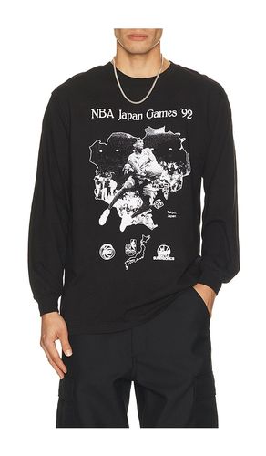 NBA Japan Games '92 Long Sleeve Tee in . Taglia L. Also in M, S, XL/1X - Full Court Press - Modalova
