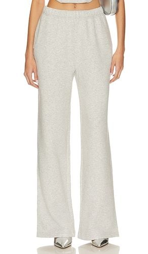 Brushed Fleece Wide Leg Pant in Grey. - size 2X (also in 3X, 4X, 5X, L, M, S, XL, XS) - Good American - Modalova