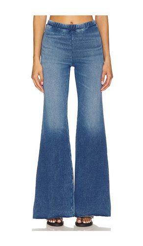 Jeanius Pull On Flare Legging in Blue. - size 2X (also in 3X, 4X, L, M, S, XL, XS) - Good American - Modalova