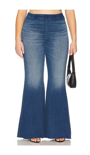 Jeanius Pull On Flare Legging in . Size M. Also in 3X - Good American - Modalova
