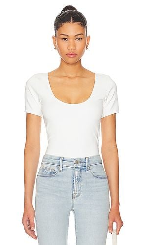 Scuba Scoop Crop Tee in . Size M - Good American - Modalova