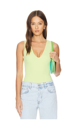 Sculpting Deep V Tank Body in Green. - size 3X (also in 4X, 5X) - Good American - Modalova