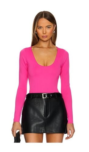 Scuba Scoop Long Sleeve Body in Pink. - size 2X (also in 3X, 4X, 5X, L, M, S, XL, XS) - Good American - Modalova