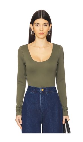 Scuba Scoop Long Sleeve Body in Olive. - size 3X (also in 4X, 5X, L, M, S, XL, XS) - Good American - Modalova