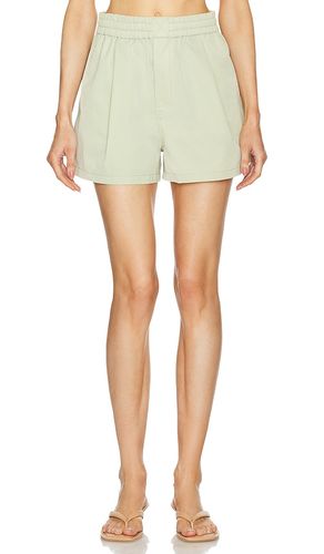Tech Gabardine Boxer Shorts in Olive. - size L (also in M, XL, XS) - GRLFRND - Modalova
