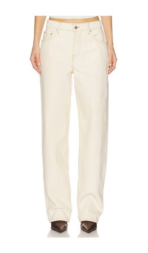 Bella Low Rise Boyfriend Jeans in Beige. - size 23 (also in 24, 25, 26, 27, 28, 29, 30, 31, 32) - GRLFRND - Modalova