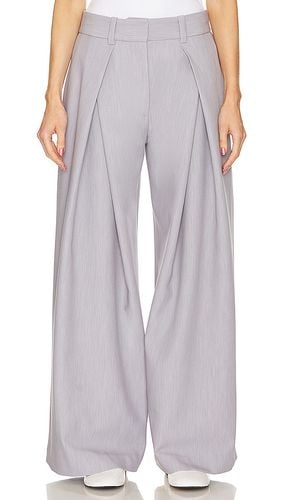 Nolan Pleated Trouser in Light Grey. - size M (also in XS) - GRLFRND - Modalova