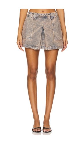 Ivy Pleated Mini Skirt in Brown. - size 23 (also in 24, 25, 26) - GRLFRND - Modalova