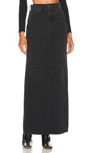 Amara Maxi Pencil Skirt with Back Slit in Black. - size 23 (also in 24, 25, 26) - GRLFRND - Modalova