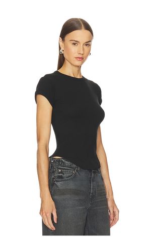 Scoop Hem Baby Tee in . - size S (also in XXS, XS, M, L, XL) - GRLFRND - Modalova