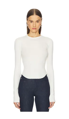Scoop Hem Long Sleeve Tee in White. - size S (also in XS, M, L, XL) - GRLFRND - Modalova