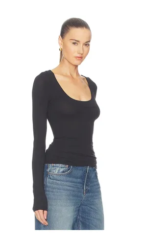 Scoop Neck Long Sleeve Tee in . - size S (also in M, L, XL) - GRLFRND - Modalova