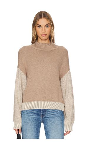 Organic Cashmere Funnel Sweater in Brown. - size L (also in M, S, XL) - MONROW - Modalova