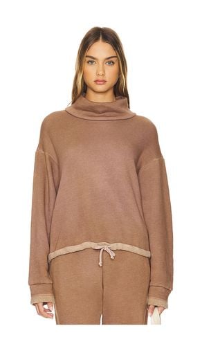 Teddy Fleece Funnel Pullover in Brown. - size L (also in M, S, XL, XS) - MONROW - Modalova