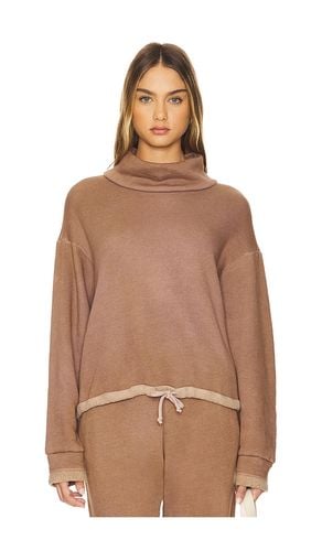 Teddy Fleece Funnel Pullover in Brown. - size M (also in S, XL, XS) - MONROW - Modalova