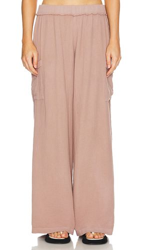 Gauze Wide Leg Cargo in Beige. - size L (also in S, XS) - MONROW - Modalova