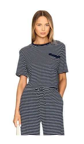 Stripe Crop Pocket Tee in Navy. - size L (also in M, S, XS) - MONROW - Modalova