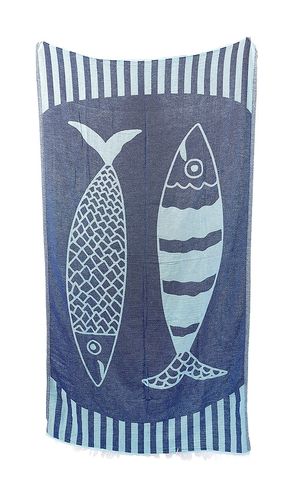 Hat Attack Novelty Towel in Navy - Hat Attack - Modalova