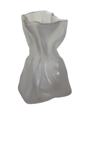 HueGah Home Orsa Vase in White - HueGah Home - Modalova