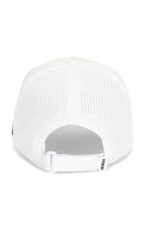 Icon Performance Hat in - Huega House - Modalova