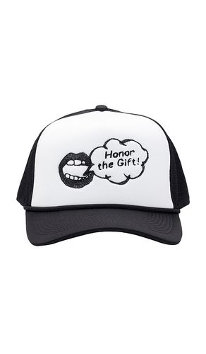 Speak Trucker Cap in - Honor The Gift - Modalova
