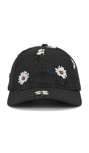 Flowers Beaded 6 Panel Cap in - Honor The Gift - Modalova