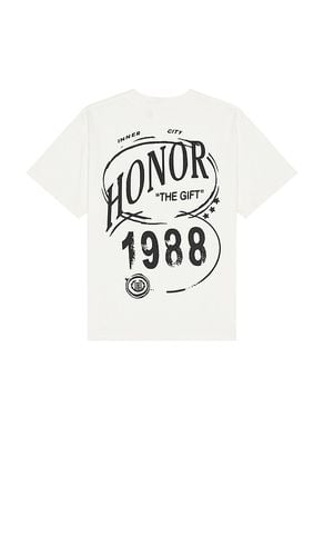 Honor 1988 T-Shirt in . Taglia M, XL/1X - Honor The Gift - Modalova