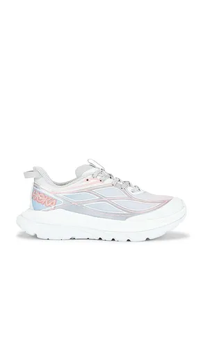 Mach Remastered Aura Sneaker in Grey. - size 6 (also in 6.5, 7, 7.5, 8, 8.5, 9, 9.5) - HOKA - Modalova