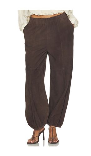 Sylvia Suede Mid Waist Pants in . Größe 32. Also in 34, 36, 38, 40 - HERSKIND - Modalova