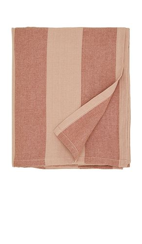 Essential Striped Tablecloth in Pink - HAWKINS NEW YORK - Modalova