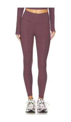 Active Legging in Plum. - size 10 (also in 2, 4, 6, 8) - IVL Collective - Modalova